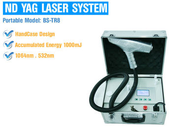 Mobilidade alta comutada Q da máquina do laser do ND YAG da máquina do laser de Pico da remoção do pigmento para levar fácil